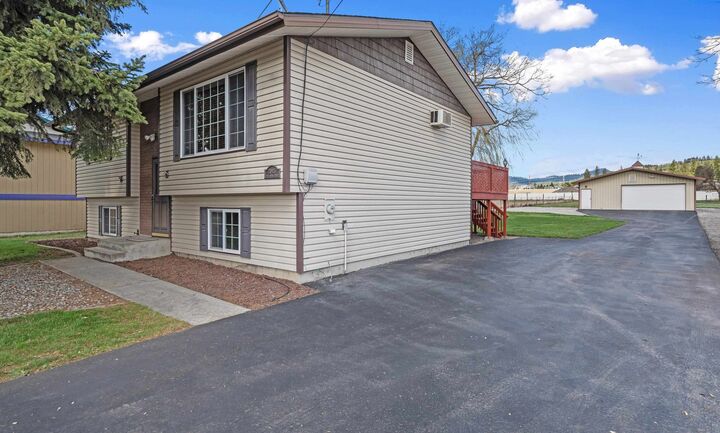 Property Photo:  20923 E Trent Ave  WA 99027 