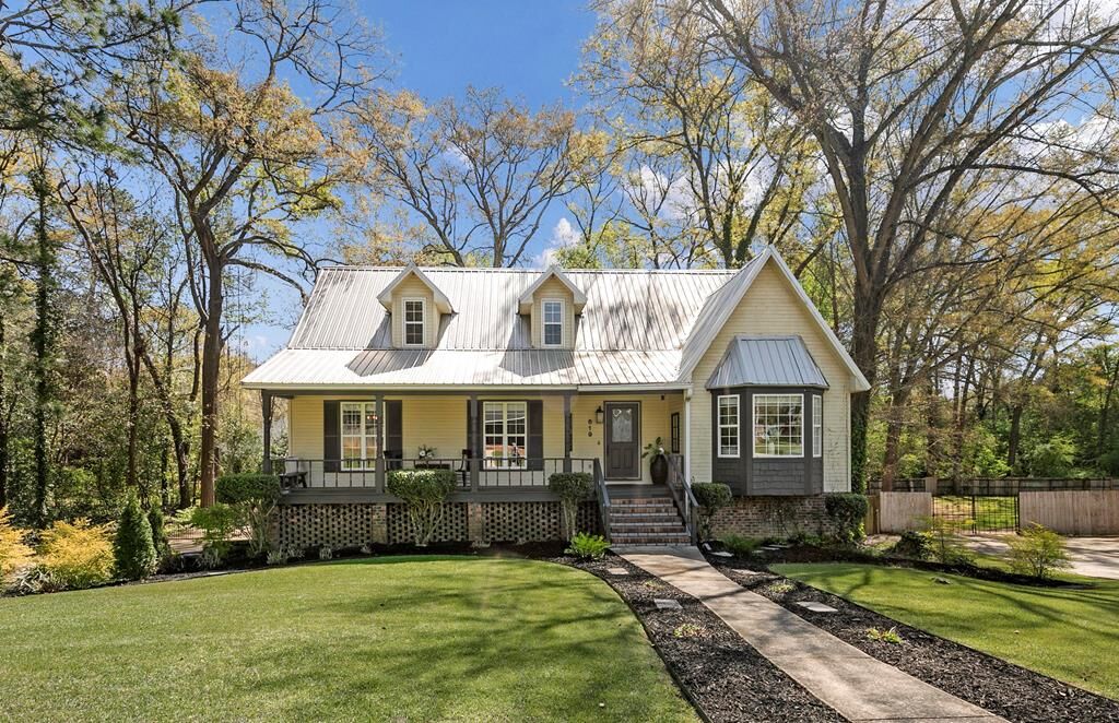 Property Photo:  619 Farrah Circle  AL 36301 