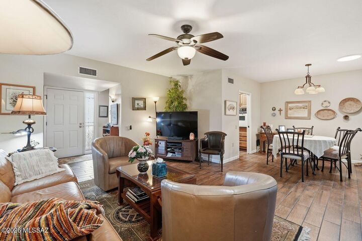 Property Photo:  1331 W Calle Serrano  AZ 85622 