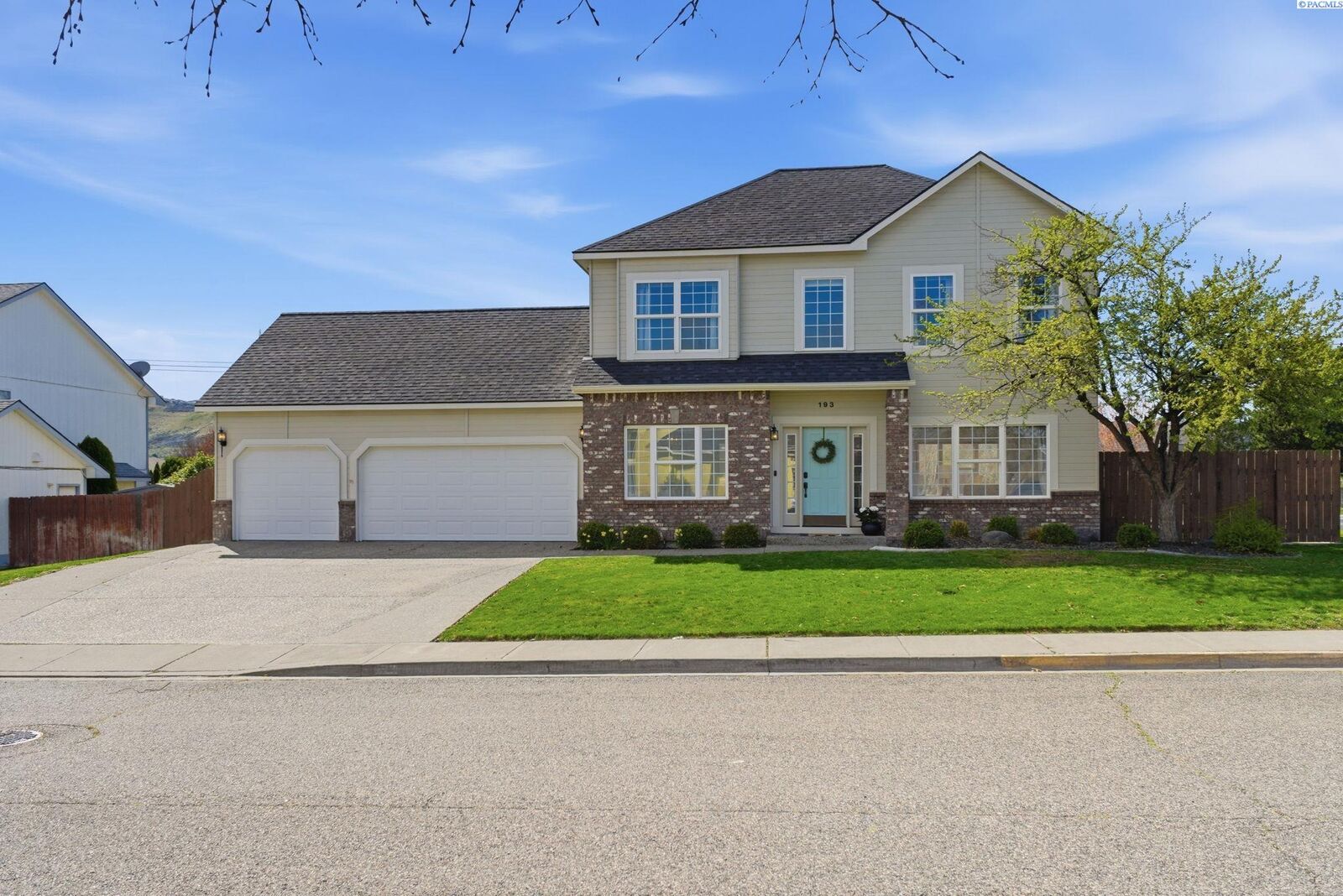 Property Photo:  193 Arroyo St.  WA 99352 