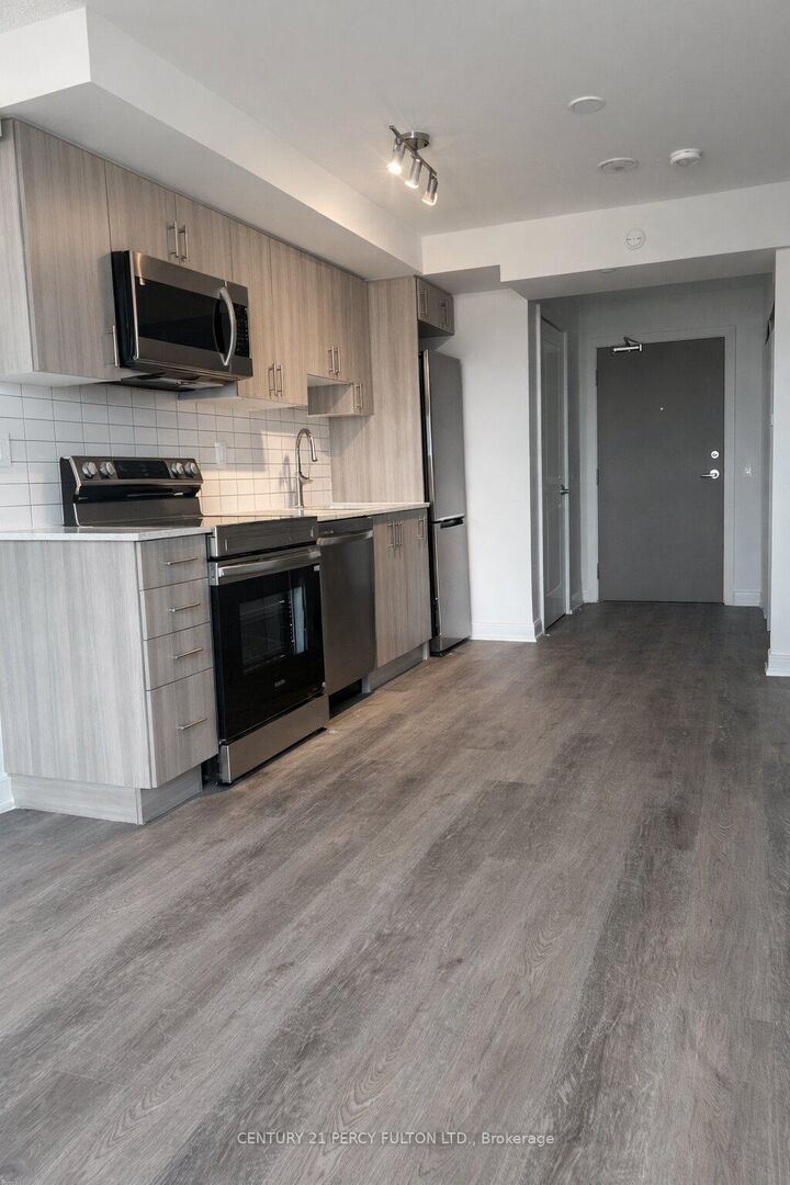 Property Photo:  1010 Sandy Beach Road 803  ON L1W 3V9 