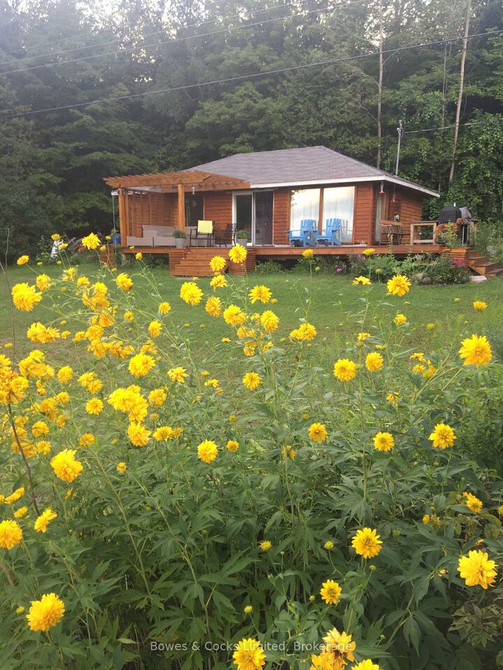 Property Photo: 1022 Hummingbird Lane ON K0H 1B0