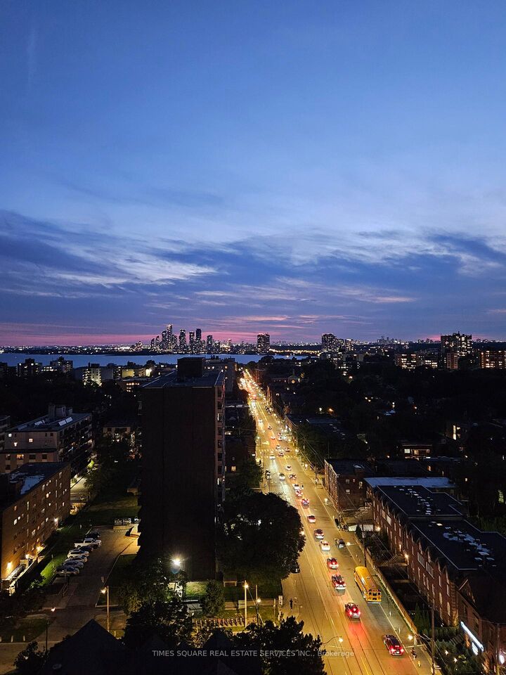 Property Photo: 270 Dufferin Street Ph12 ON M6K 0H8