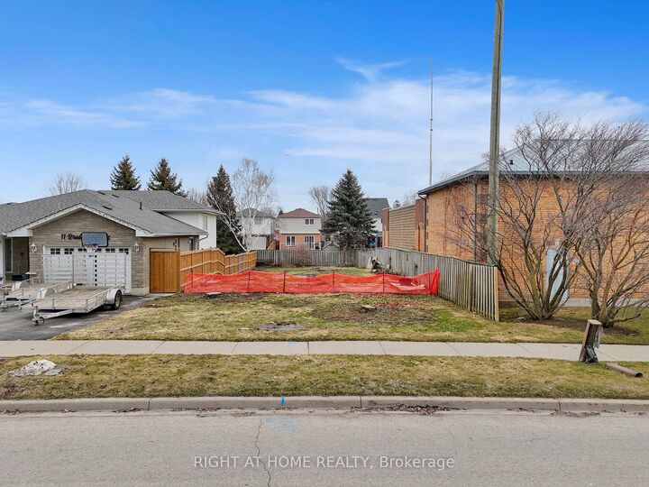 Property Photo:  7 Bradshaw Street  ON L1C 2H4 