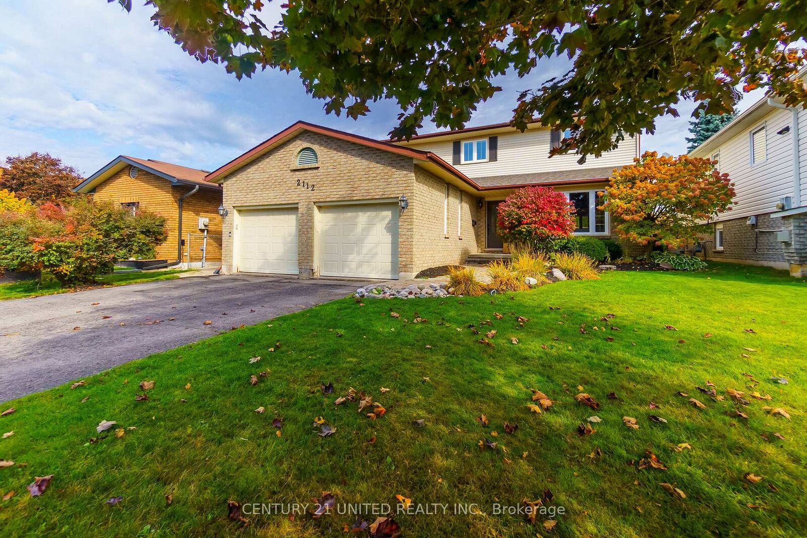 Photo de la propriété:  2112 Lorraine Drive  ON K9L 1X4 