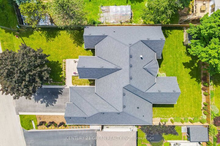 Photo de la propriété: 679 Hiawatha Boulevard ON L9G 3A6