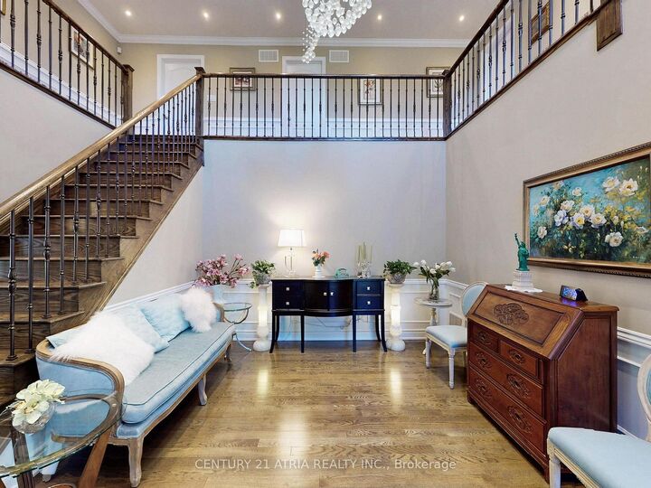 Photo de la propriété: 2 Colonel George McLaren Drive ON L6C 0L3