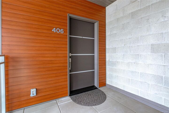 Property Photo:  91 Chapel St #406  BC V9R 0J3 