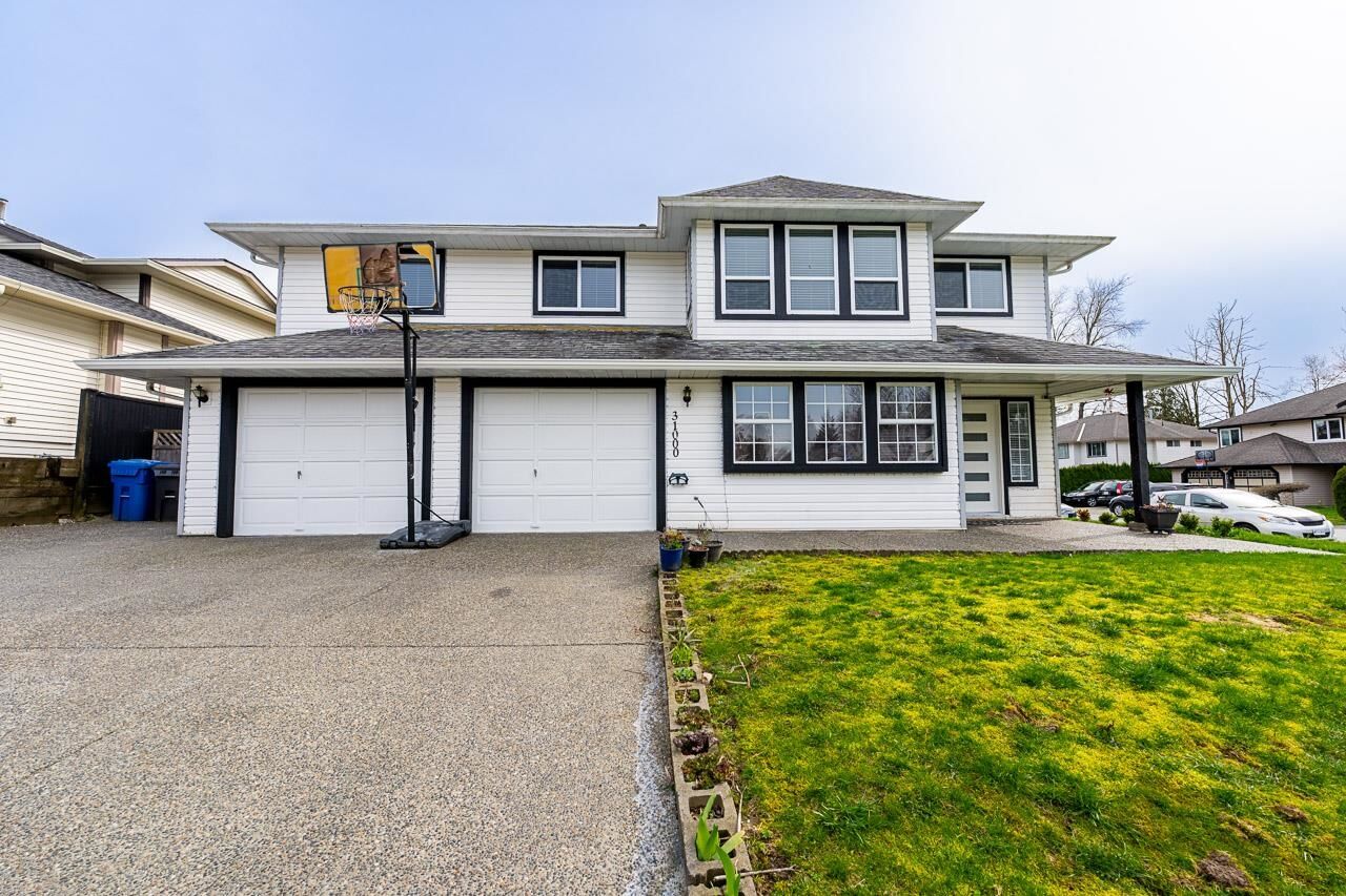 Property Photo:  31000 Sidoni Avenue  BC V2T 5K1 