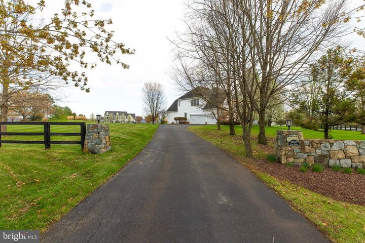 Property Photo:  13300 April Circle  VA 20180 
