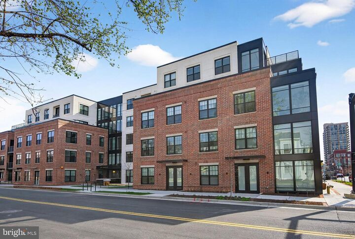 Property Photo:  811 Columbus N 206  VA 22314 