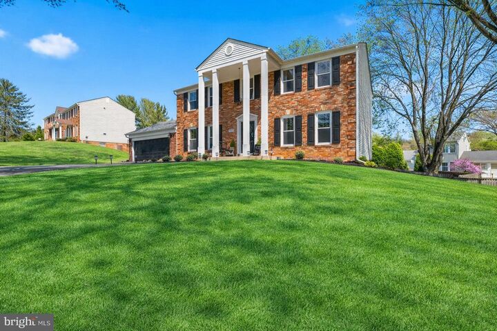 Property Photo:  16905 Old Colony Way  MD 20853 