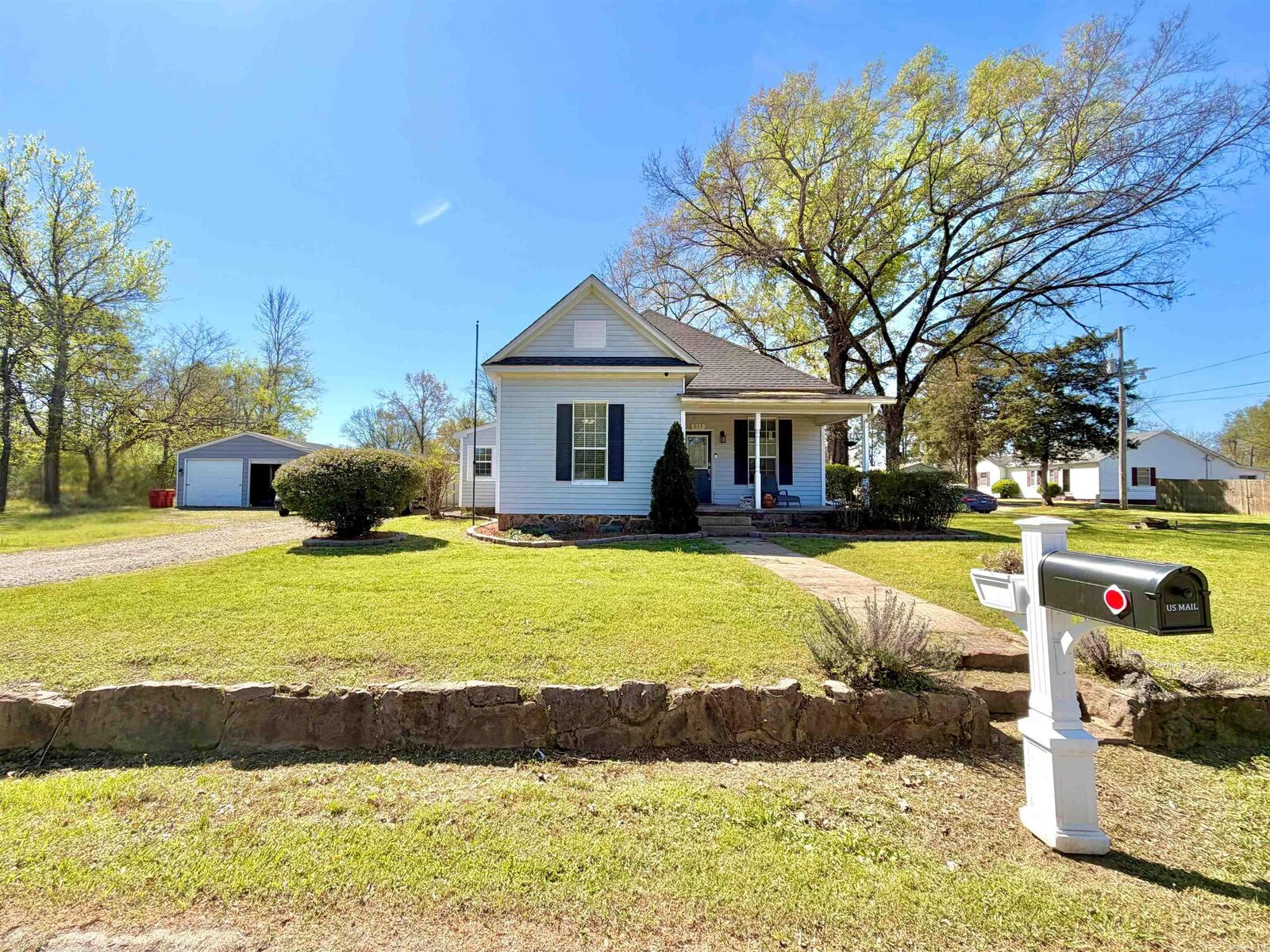Property Photo:  511 W Childress Street  AR 72110 