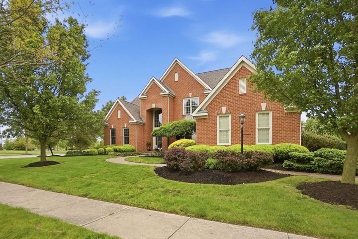 Property Photo:  5992 Trafalgar Court  OH 43016 