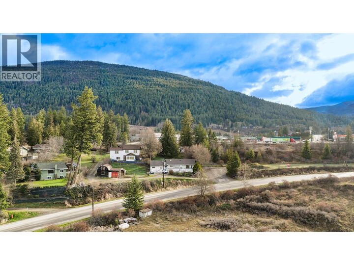 Property Photo: 338 Valleyview Drive BC V0B 1G3