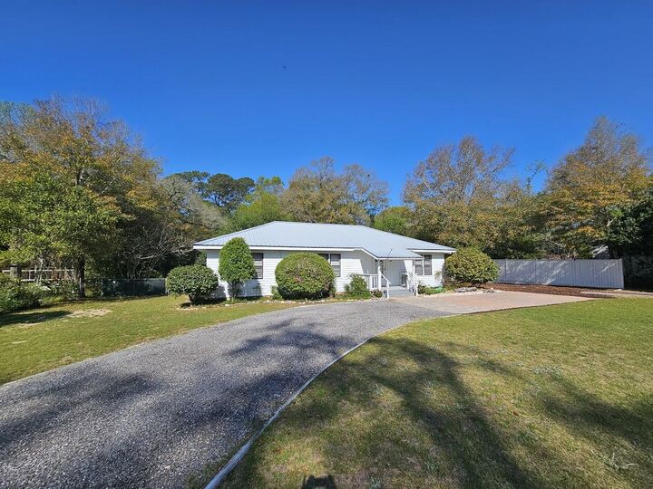 Property Photo:  164 S 13th Street  FL 32435 