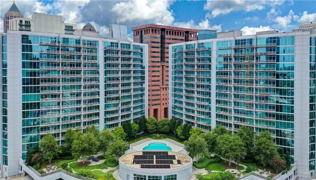 Property Photo:  44 Peachtree Place NW 1429  GA 30309 