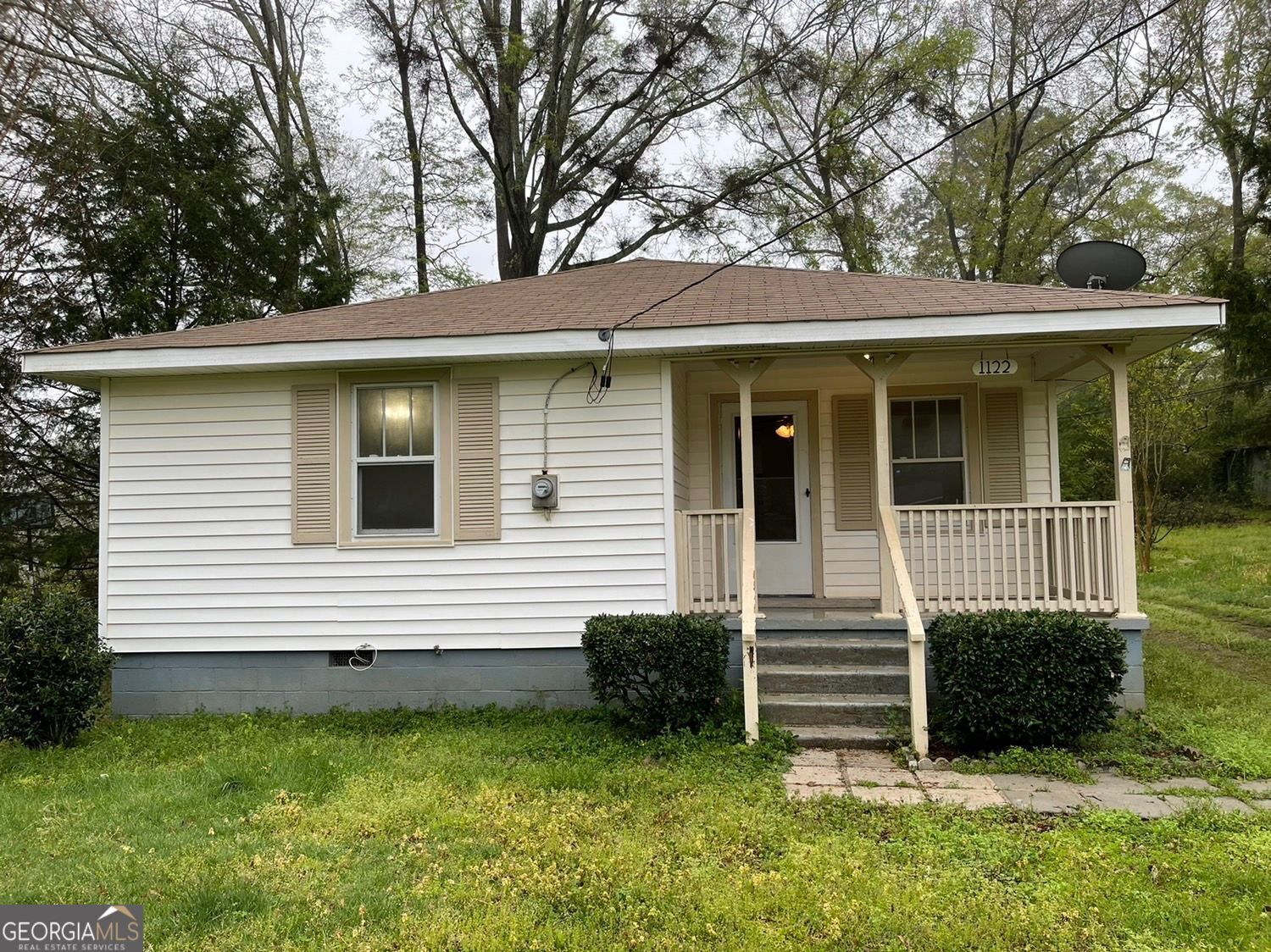 Property Photo: 1122 Dewey Street GA 30223