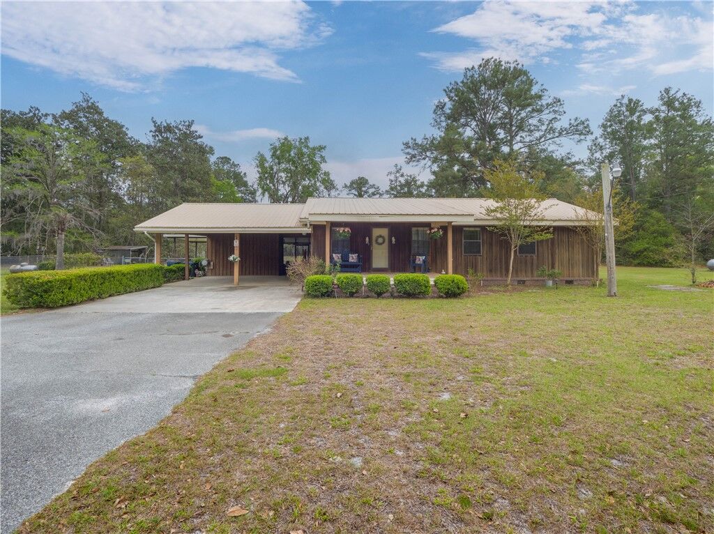Property Photo:  220 Arthur Knowles Road  GA 31537 