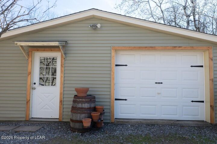 Property Photo: 406 Bodle Road PA 18644