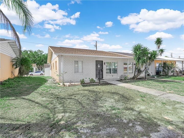 Property Photo:  3021 Villa Road  FL 33870 