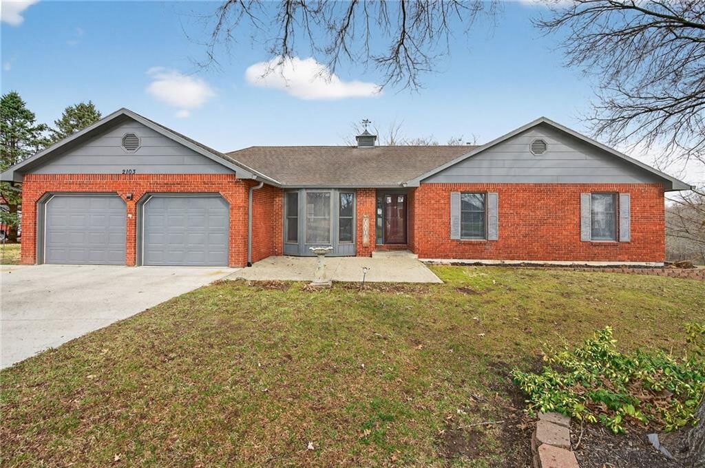 Property Photo:  2103 NE 85th Road  MO 64507 