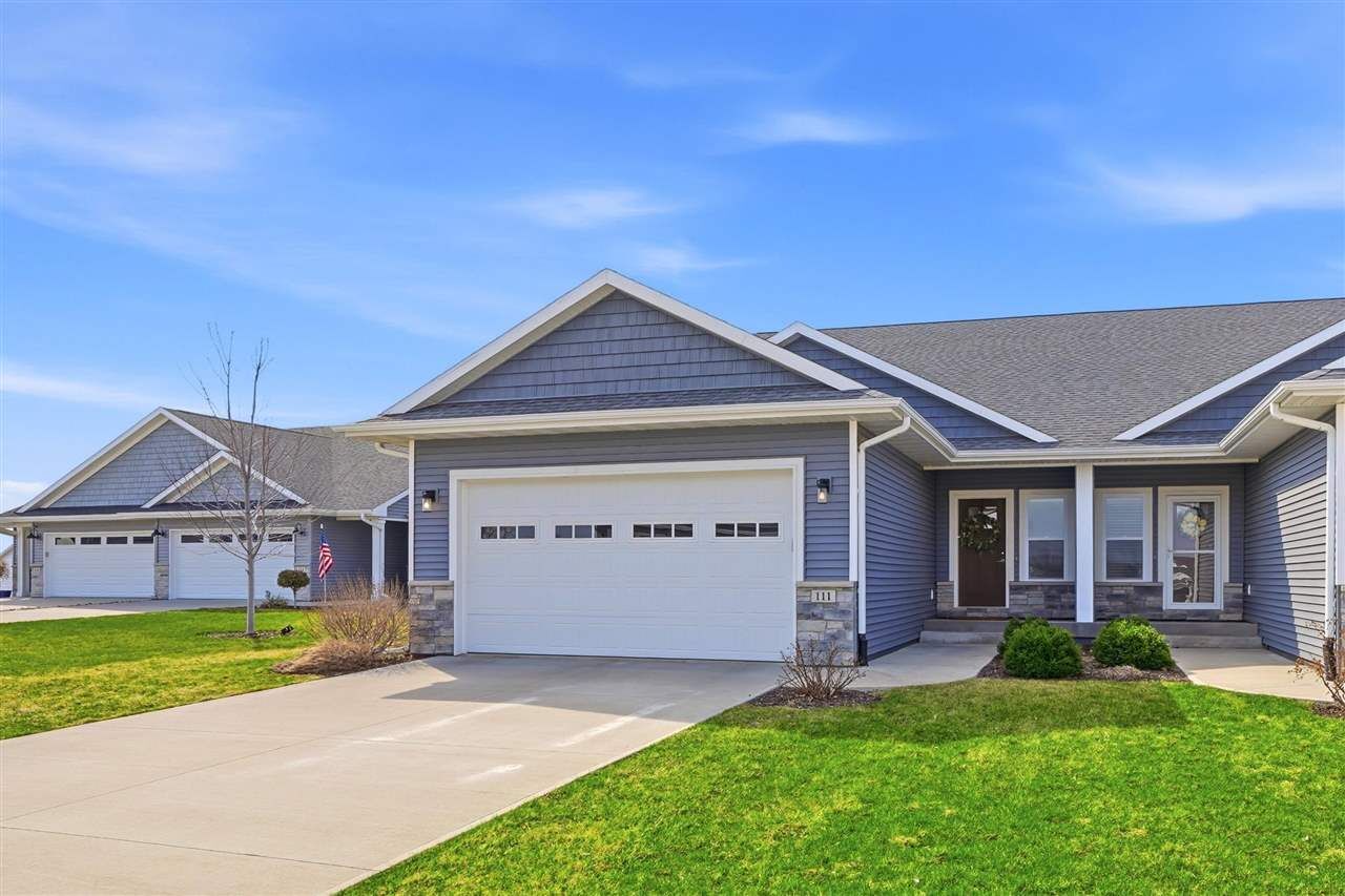 Property Photo:  111 Ridgeway Dr  IA 52340 