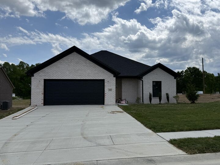 Property Photo:  311 Cinchpost Circle  KY 40744 