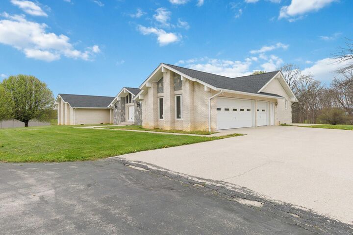 Property Photo: 2056 W Laurel Road KY 40741