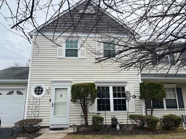 Property Photo:  4 Fox Path  NY 11727 