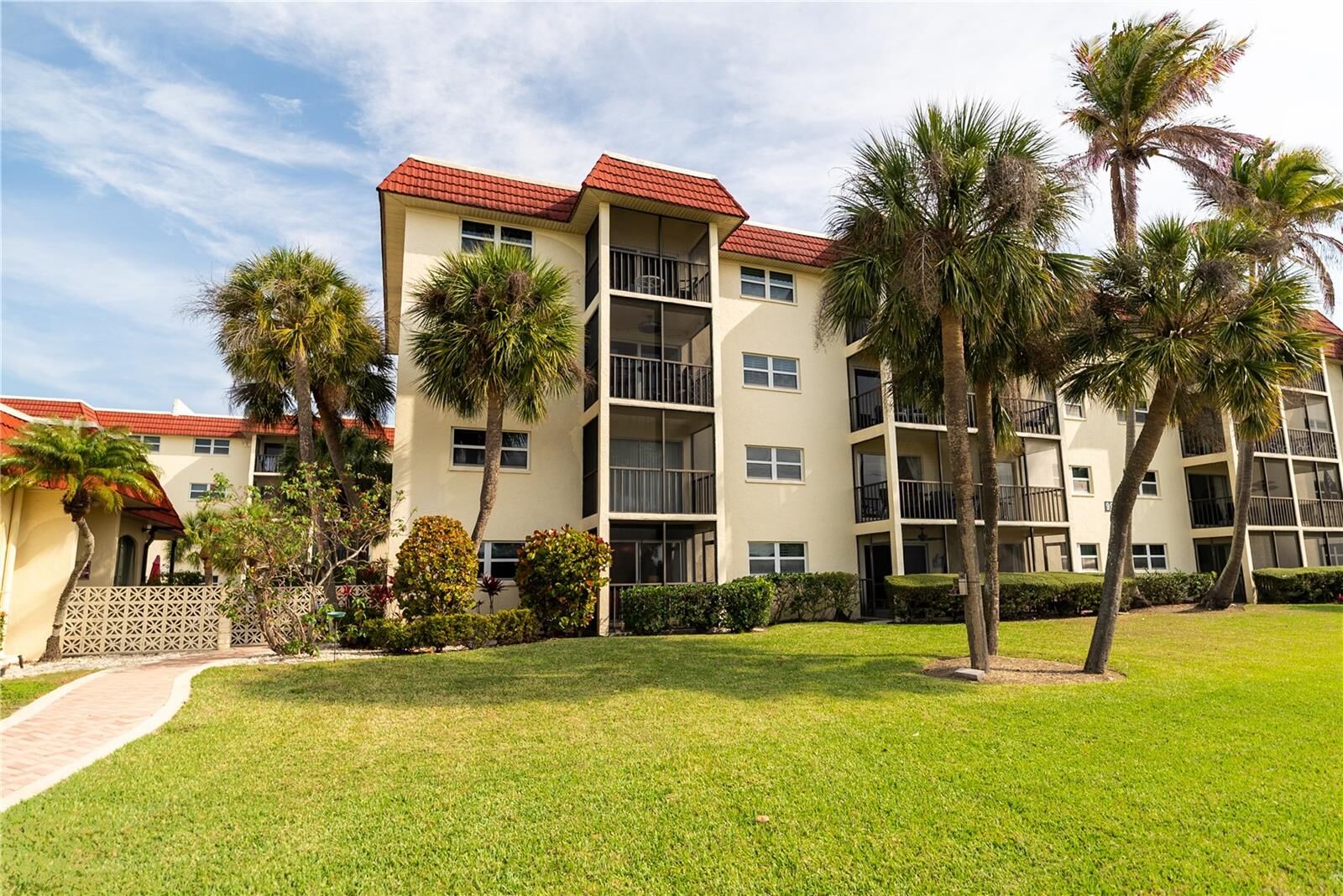 Property Photo: 925 Beach Road 107 FL 34242