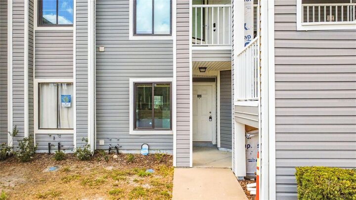 Property Photo:  2260 Grenwich Avenue 2260  FL 32817 