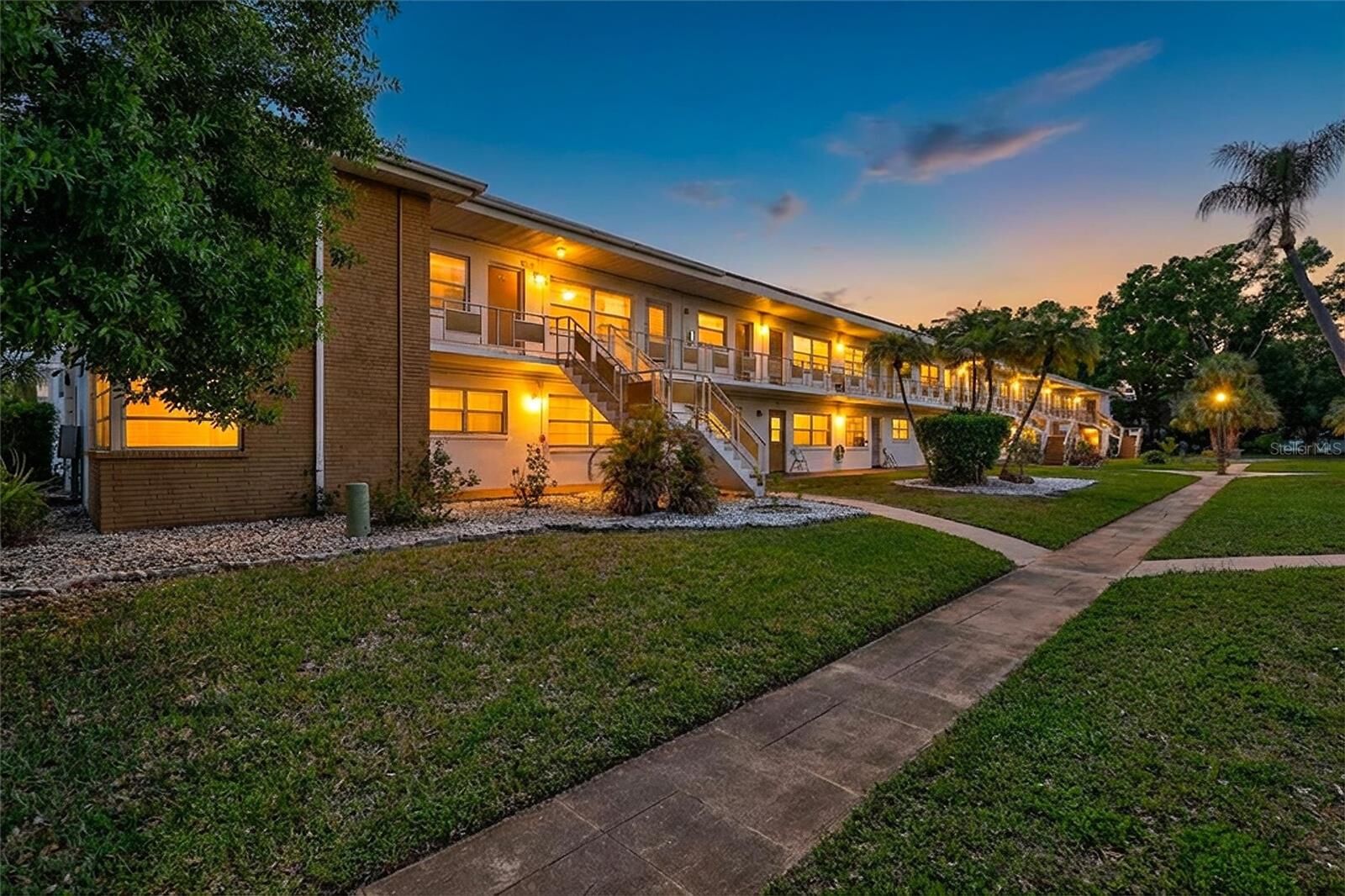 Property Photo:  5940 21st Street N 11  FL 33714 