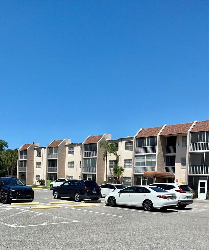 Property Photo: 519 Albee Farm Road 303 FL 34285