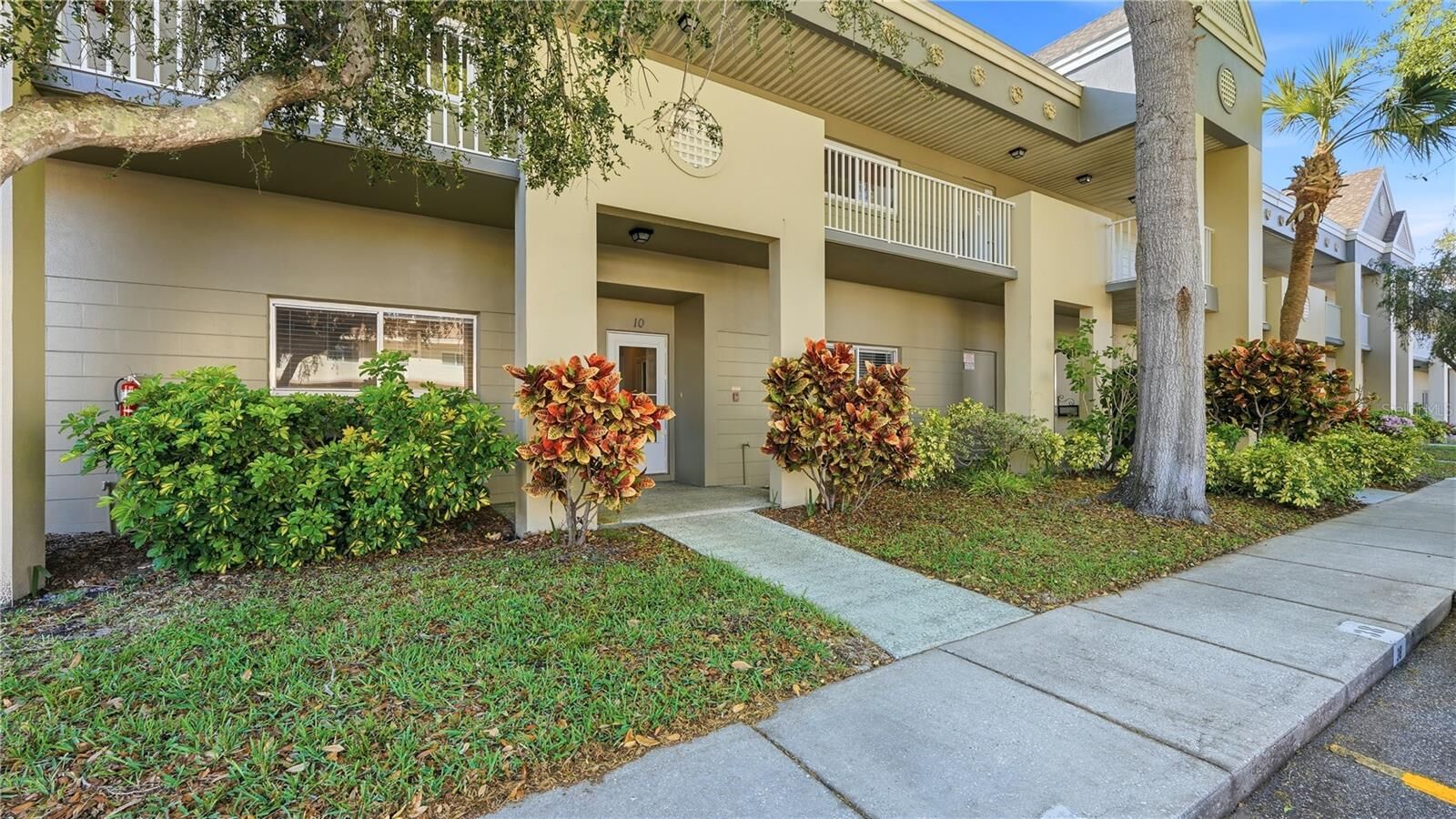 Property Photo:  2296 Monaco Ln 10  FL 33763 