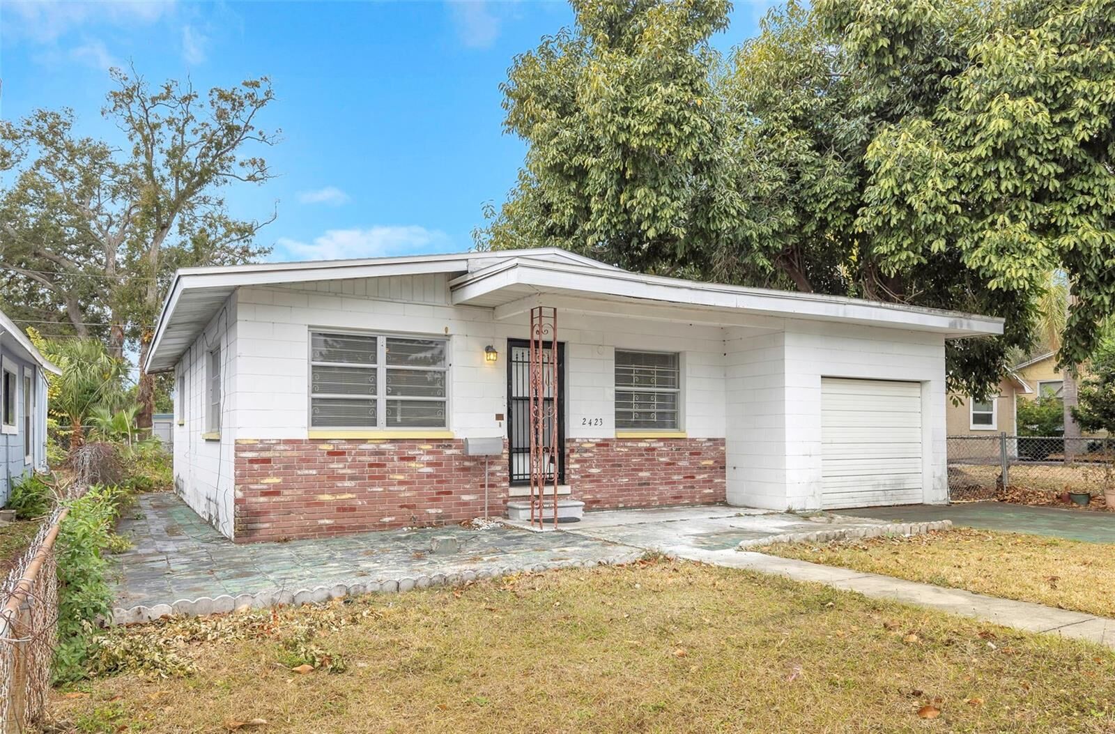 Property Photo:  2423 Auburn Street S  FL 33712 