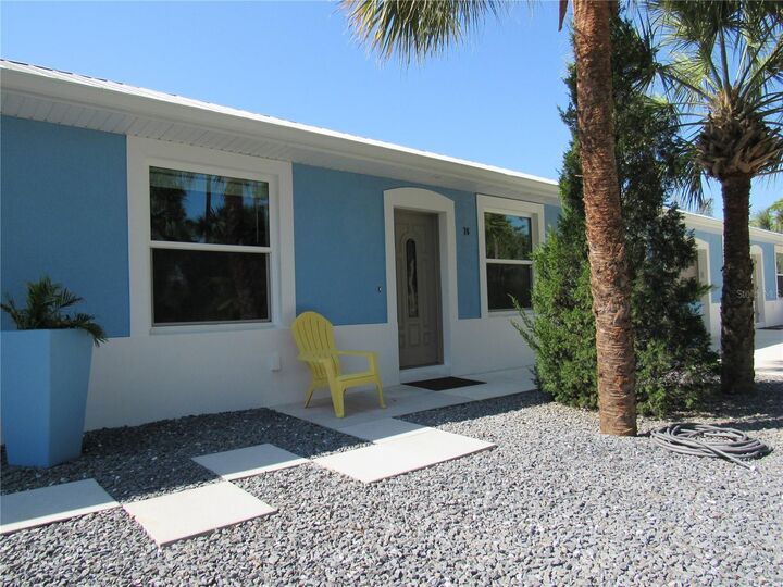 Property Photo:  2074 &Amp 2076 Como Street  FL 33948 