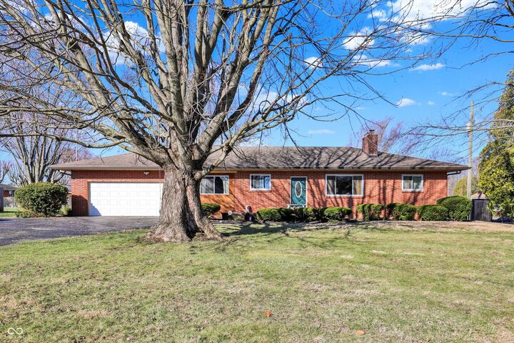 Property Photo: 3811 S Main Street IN 47362