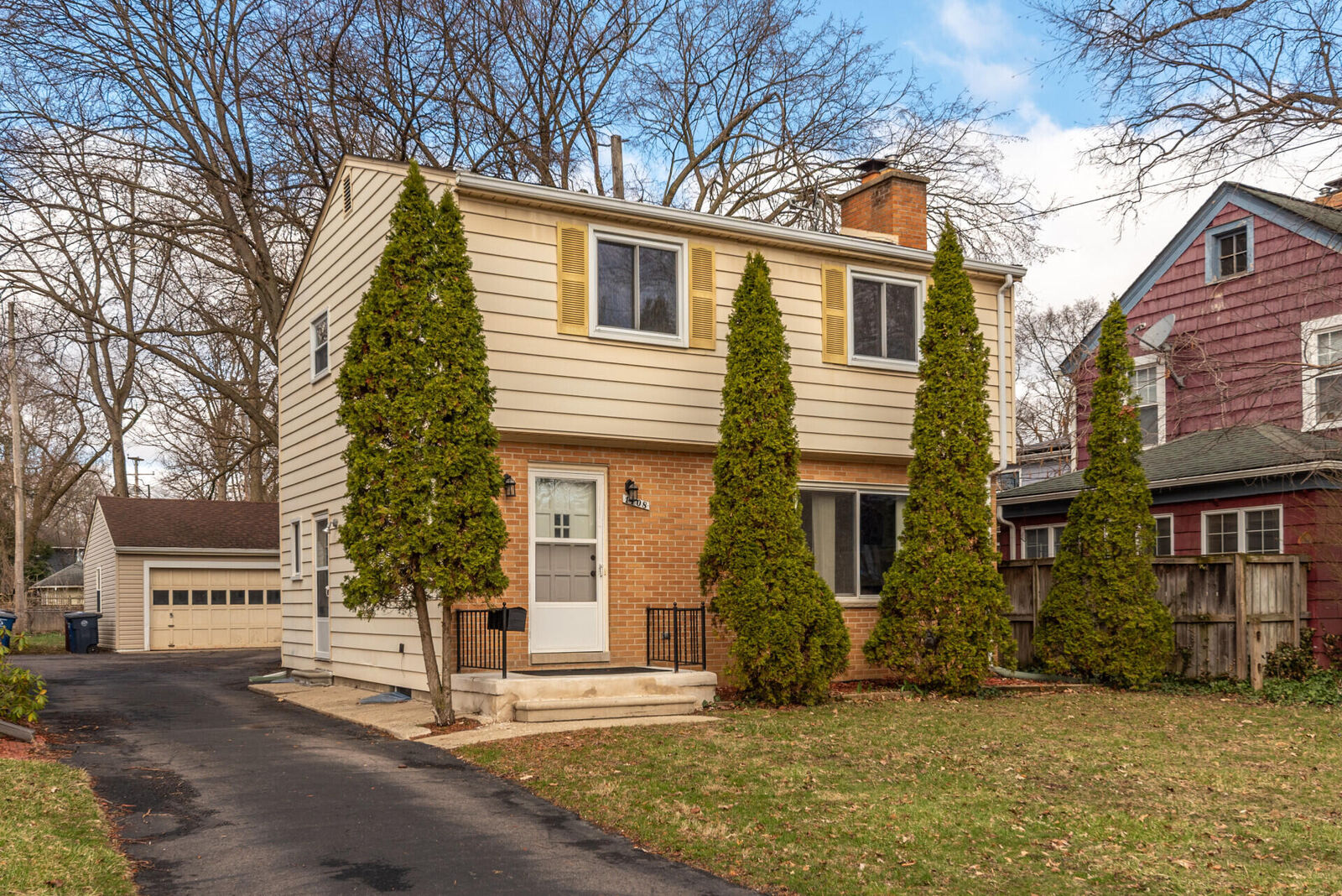 Property Photo: 1408 E Park Place MI 48104