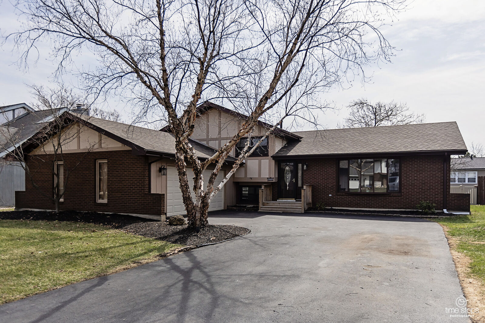 Property Photo:  8336 Mending Wall Drive  IL 60517 