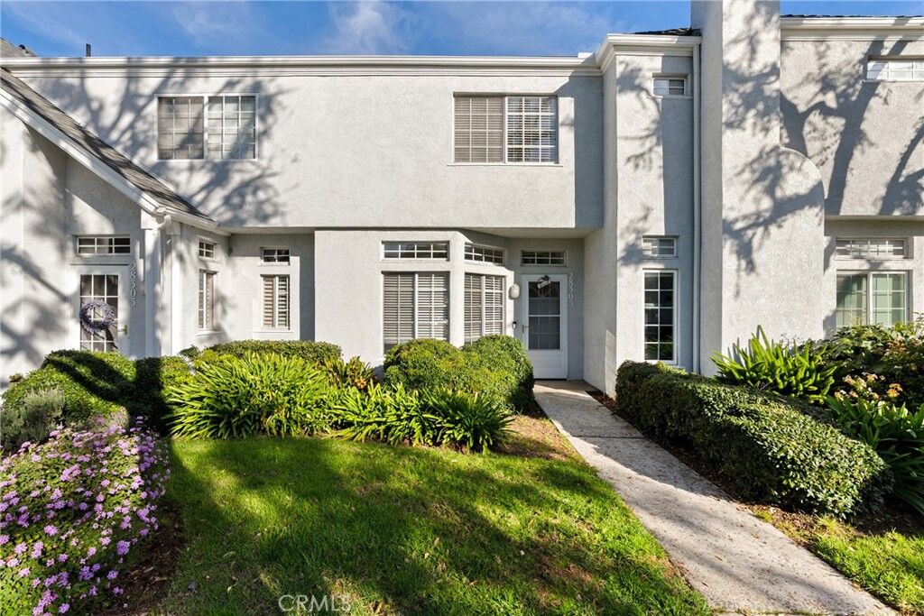 Property Photo: 28305 Paseo El Siena 10 CA 92677