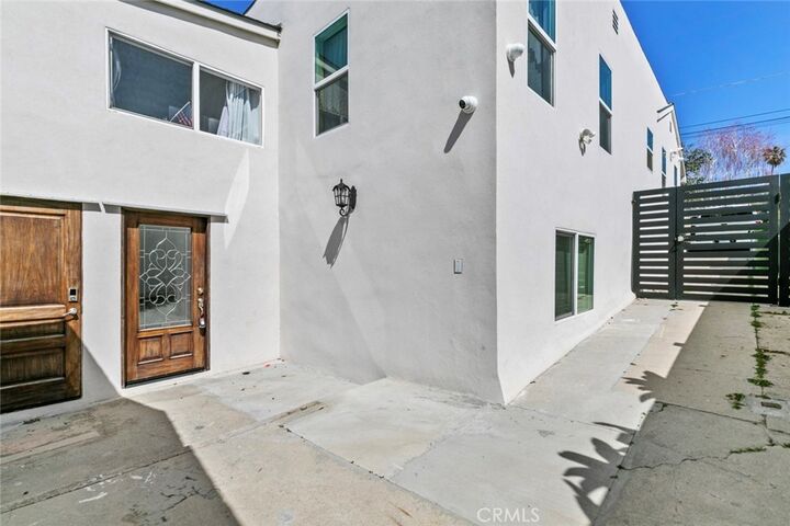 Property Photo:  10533 Fernglen  CA 91042 