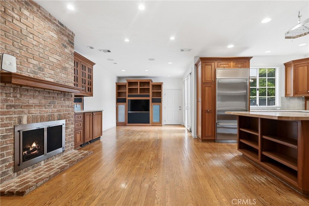 Property Photo:  500 3rd  CA 90266 