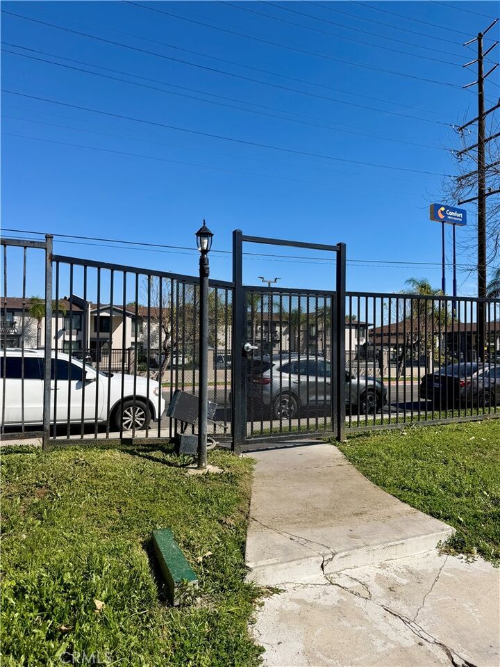 Property Photo:  936 Fairway Drive 26  CA 92324 