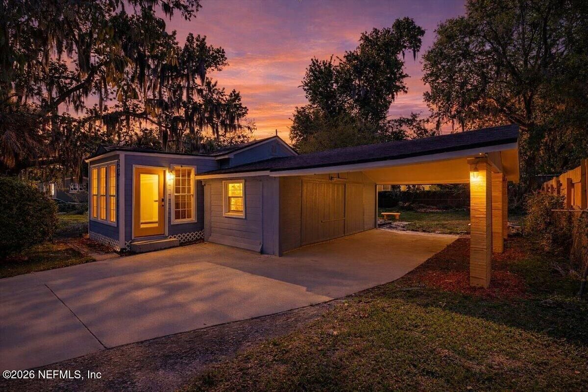 Property Photo:  2520 Larsen Road  FL 32207 