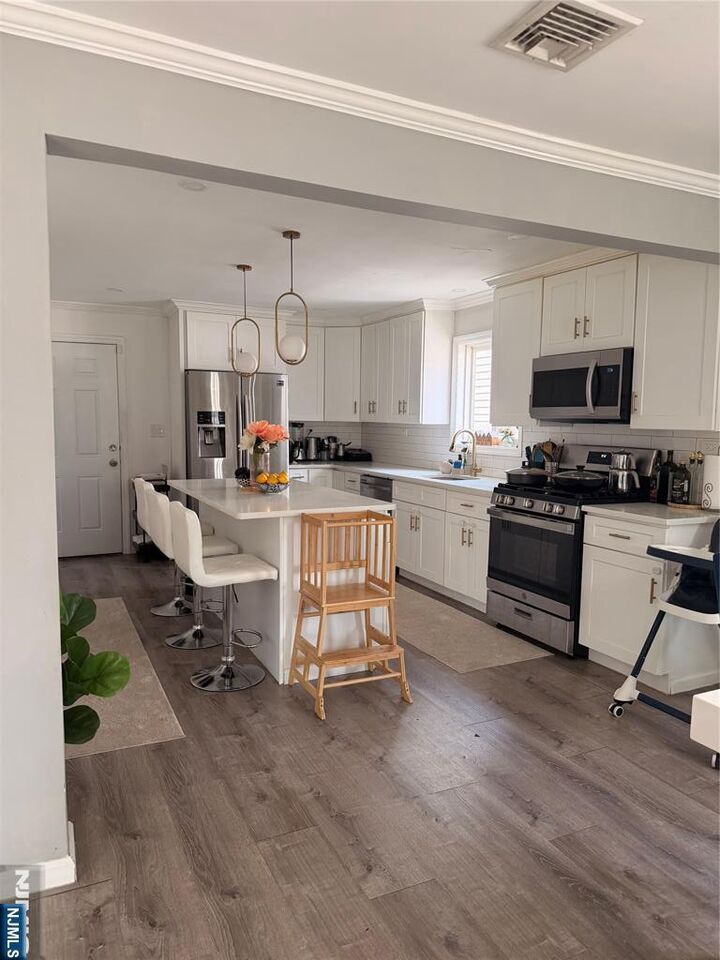 Property Photo:  170 Manhattan Avenue  NJ 07666 