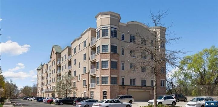 Property Photo:  3109 Windsor Park Court  NJ 07631 