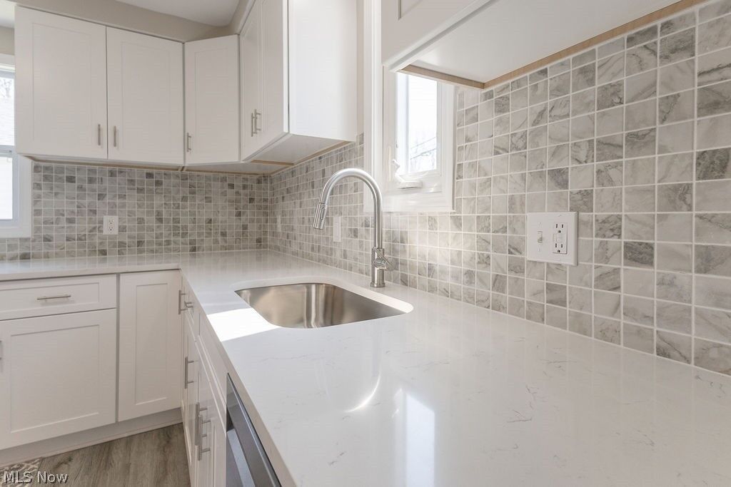 Property Photo: 1639 Edgefield Road OH 44124