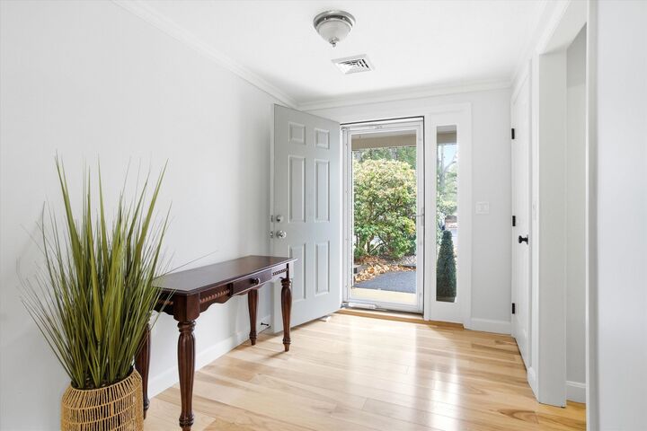 Property Photo: 40 Walden Pond Drive NH 03064