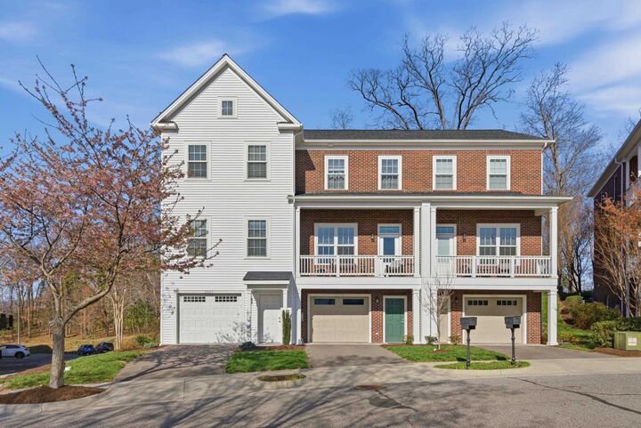 Property Photo: 3837 SW Colonial Green Circle VA 24018